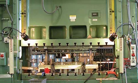 Beloit Precision : 200-Ton 42 x 72 Minster: high-precision stamping press system